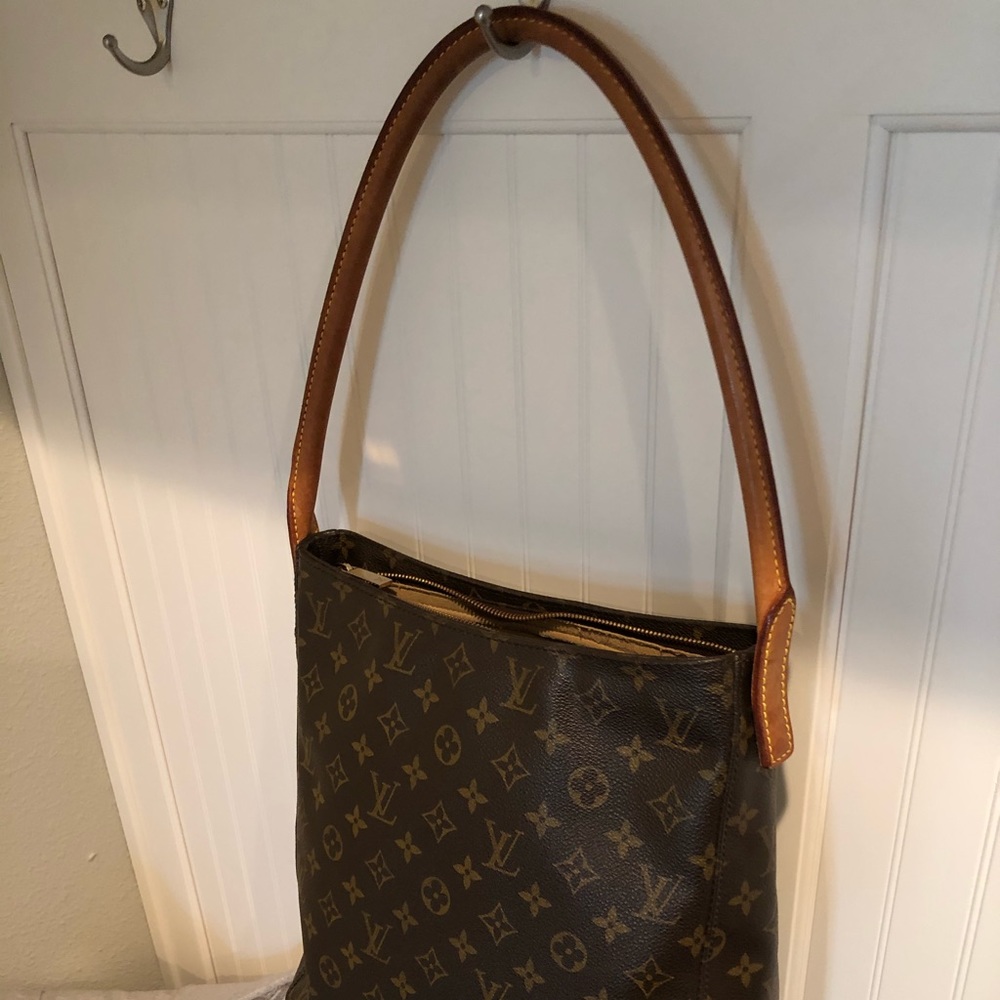 Authentic Louis Vuitton Looping handbag - Picture 4 of 8